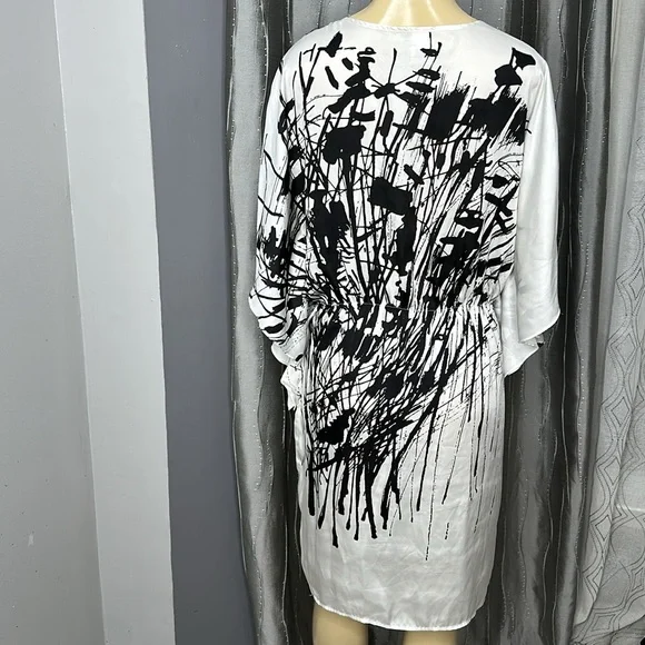 Black and White Abstract Kaftan Dress Sz16 - Picture 4 of 5